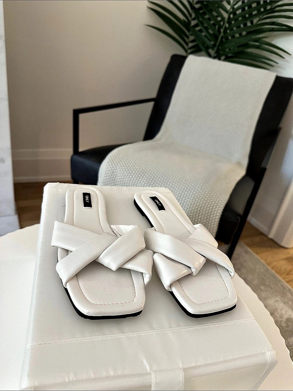 ONLY Twist Slide Sandals in White Like New